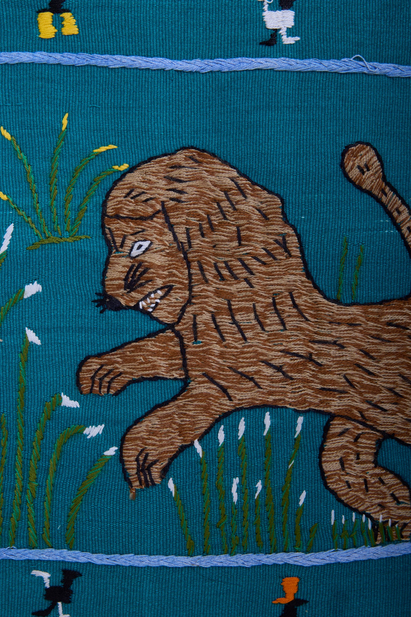 LION CUSHION COVER